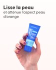 Massage exfoliant anti-cellulite avec le gommage Cellublue