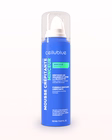 Application de la Mousse Crépitante Minceur Cellublue sur les cuisses