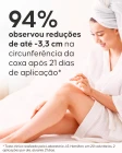 Aplicação do gel crioterapia nas coxas Cellublue
