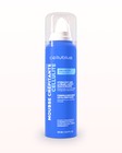 Aplikacja pianki antycellulitowej Cellublue na skórę
