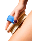 Brosse massage à sec Cellublue en bois avec poils naturels vue de face