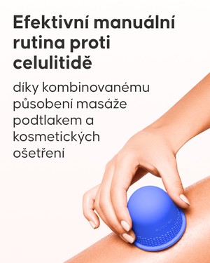 Aplikace anticelulitidního krému z balíčku Cellublue na stehna