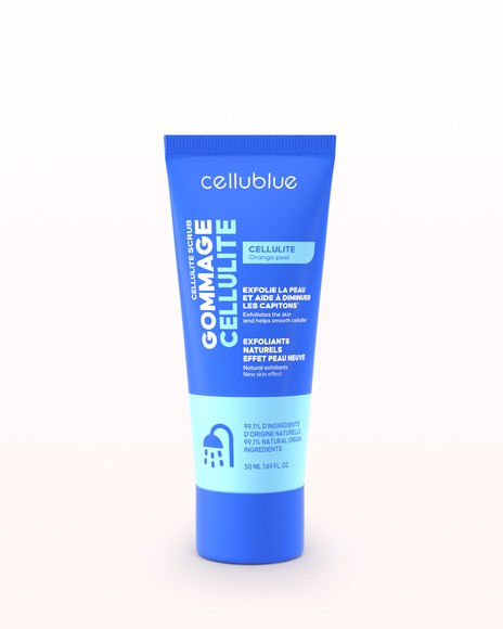 Application du gommage cellulite Cellublue sur la peau