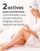 Aplicación del sérum anticelulítico en zonas con celulitis