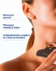 Gua Sha z kovu detail ergonomického tvaru pro dvojitou bradu