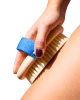 Brosse massage à sec Cellublue en bois avec poils naturels vue de face