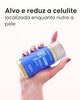 Textura do óleo anticelulite Cellublue aplicado na pele