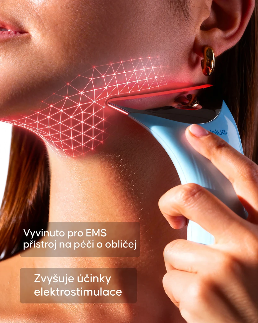 Použití EMS přístroje na obličej s aktivačním gelem Cellublue