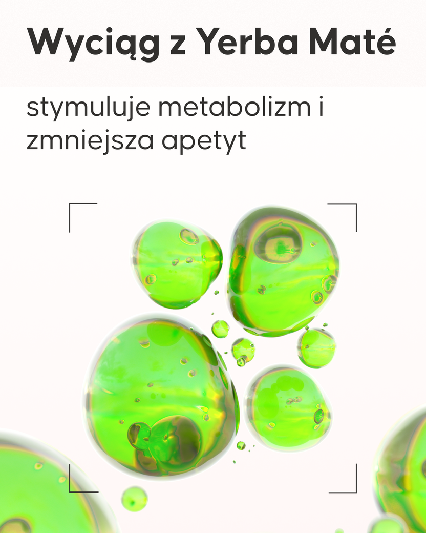 Kobieta pijąca napój z pastylką musującą Cellublue cytrynową