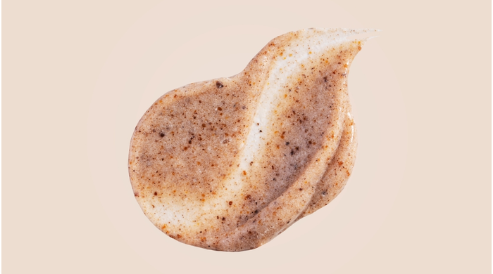 Exfoliation&nbsp;: l’alliée essentielle contre les vergetures